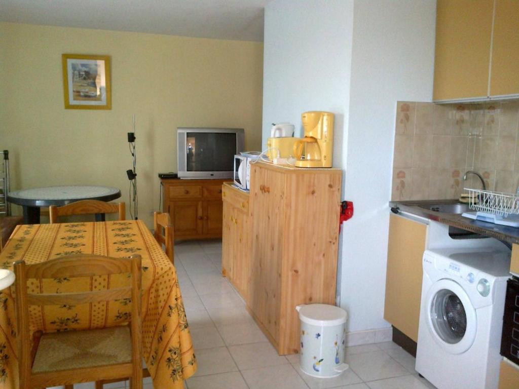 Appartement T2 avec Piscine à 1.5 km de la Plage - 4 Couchages au Barcarès - FR-1-81-499 - 4