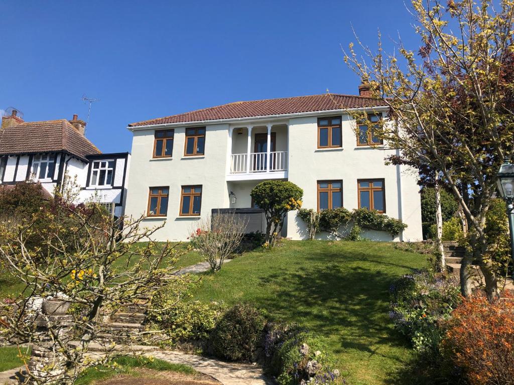 3 Bed Ground Floor Apartment - Hot Tub Optional Upgrade, Hythe