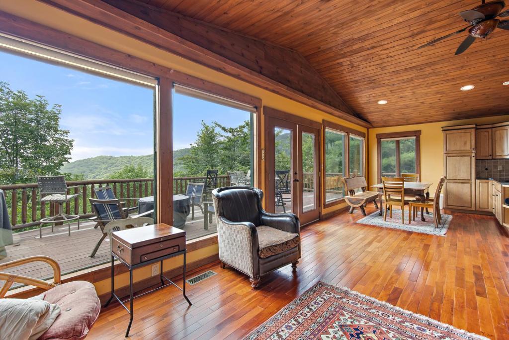 Mountain Delight, Seven Devils