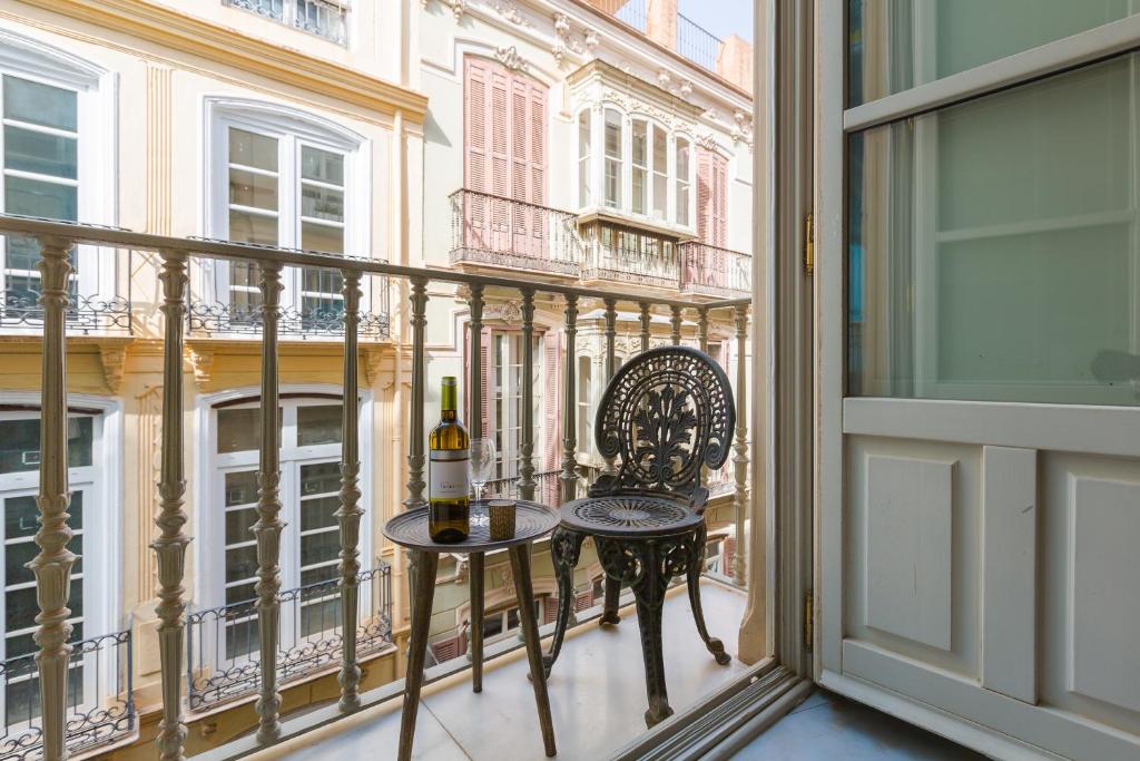 Balcones de Larios: Beautiful balconies next to Plaza de la Constitución - 2