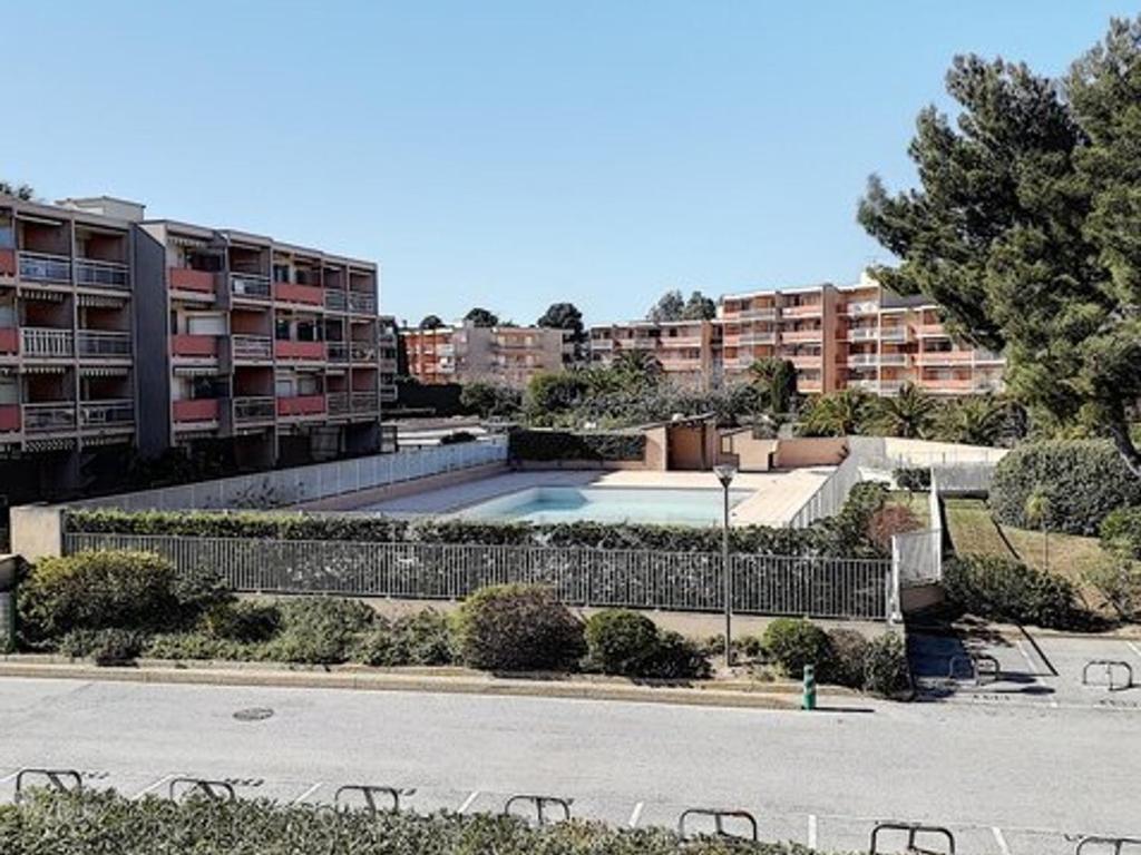 T2 avec piscine, tennis et accès plage direct, La Favière - Bormes les Mimosas - FR-1-610-61 - 2