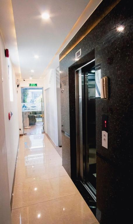 フロント・ロビー