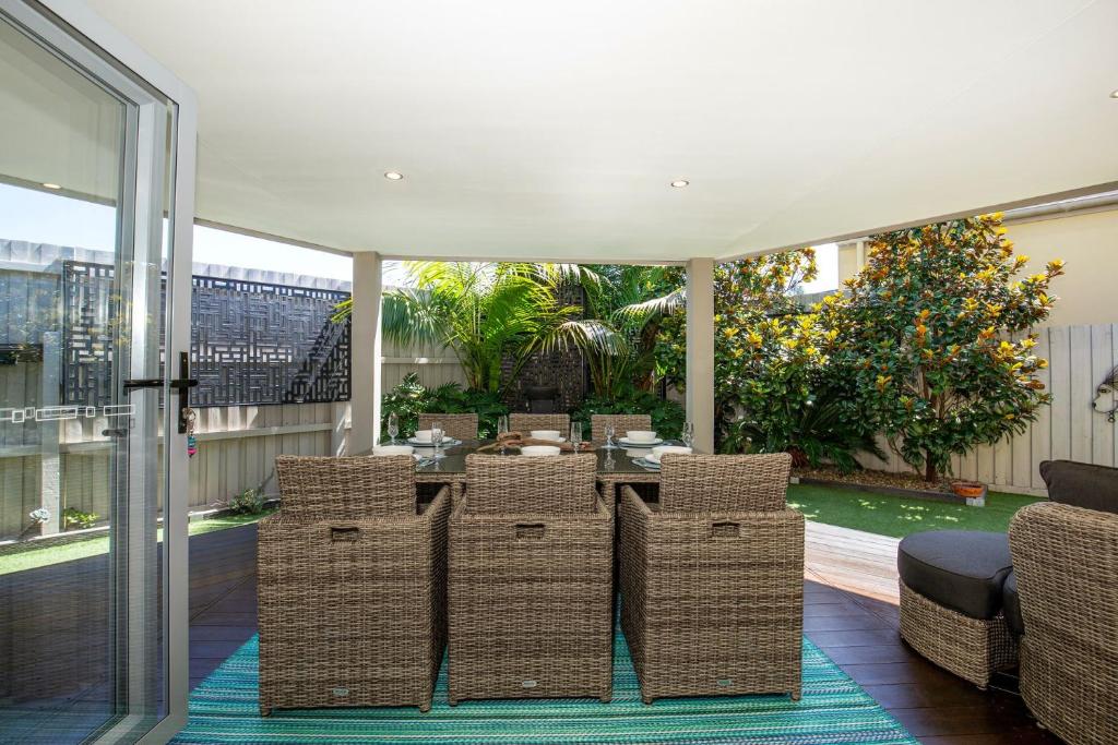 Bowers Nest Pet Friendly 2 Mins Walk to Beach, Culburra Beach