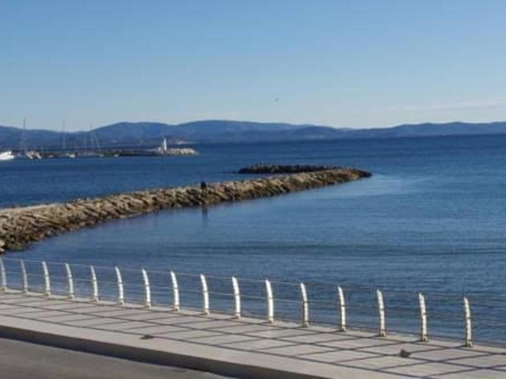 Charmant T2 à Giens avec grande terrasse, piscine et à proximité des plages - FR-1-335-160 - 4
