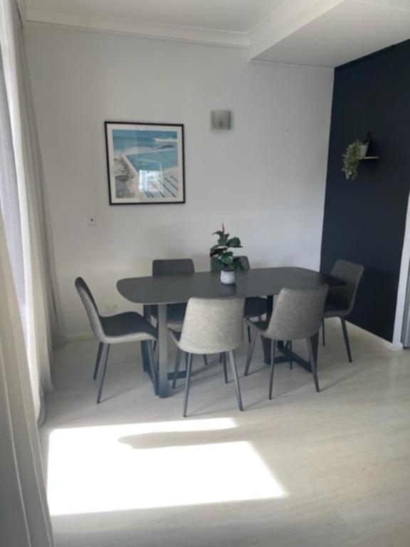 Apartment at Cooper St photo
