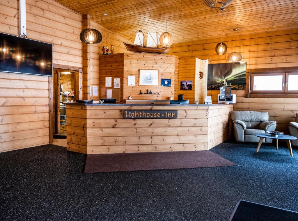 Highly reviewed check-in/out