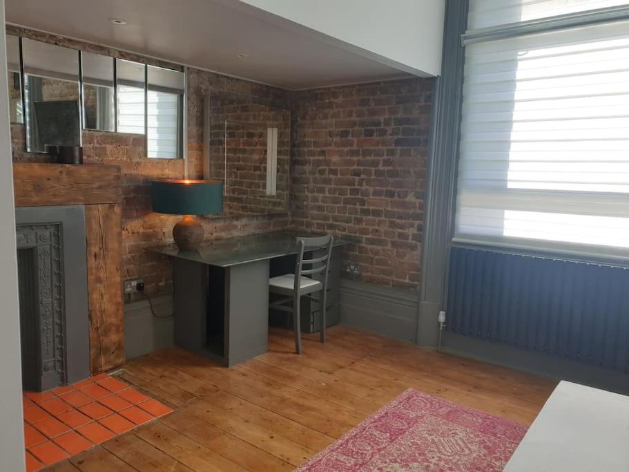 Large Loft Apartment, Hove photo 8