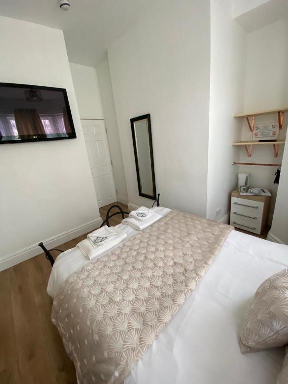 Alexander Hotel photo