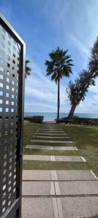 Oceanfront Luxury Living - 4