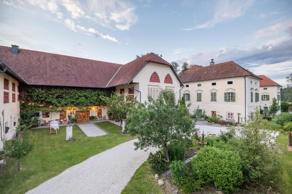 Schlossgut Gundersdorf Biobauernhofurlaub - 3