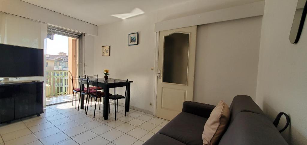 Port FREJUS T2 39m2 climatise Belle terrasse Balcon - 2