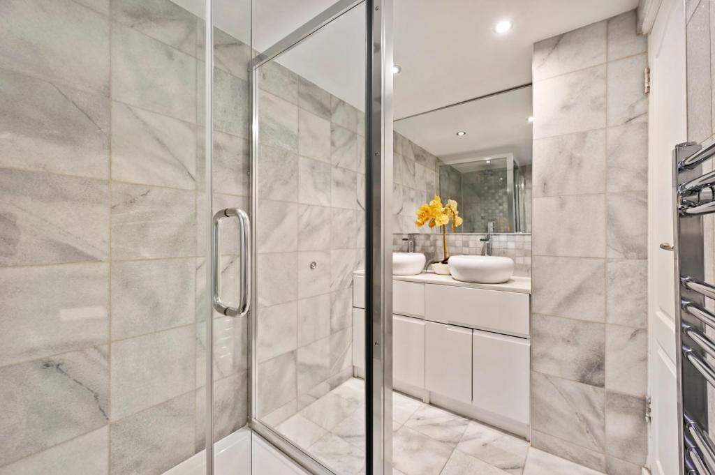 Hampstead Opulence Apartment - Luxurious Split Level Property photo