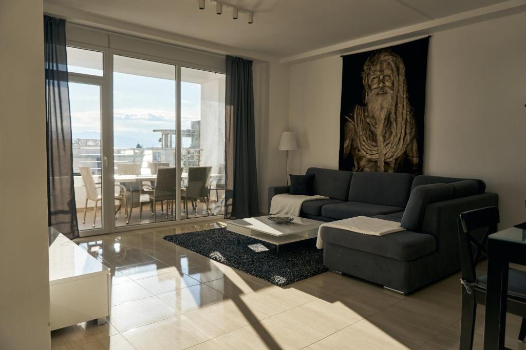 The Garrison Apartment, Sarandë