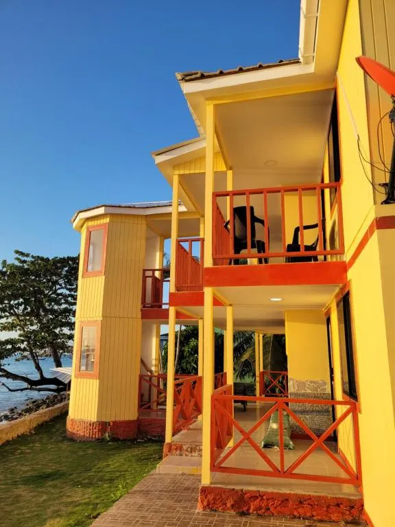 Cabañas y Restaurante Miss Elma，位于普罗维登西亚的酒店