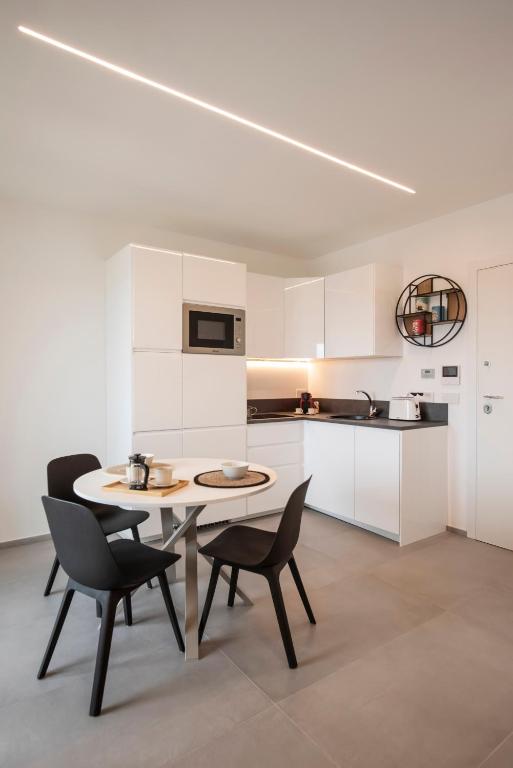 Gentile 46 Blu Luxury Flat - 3