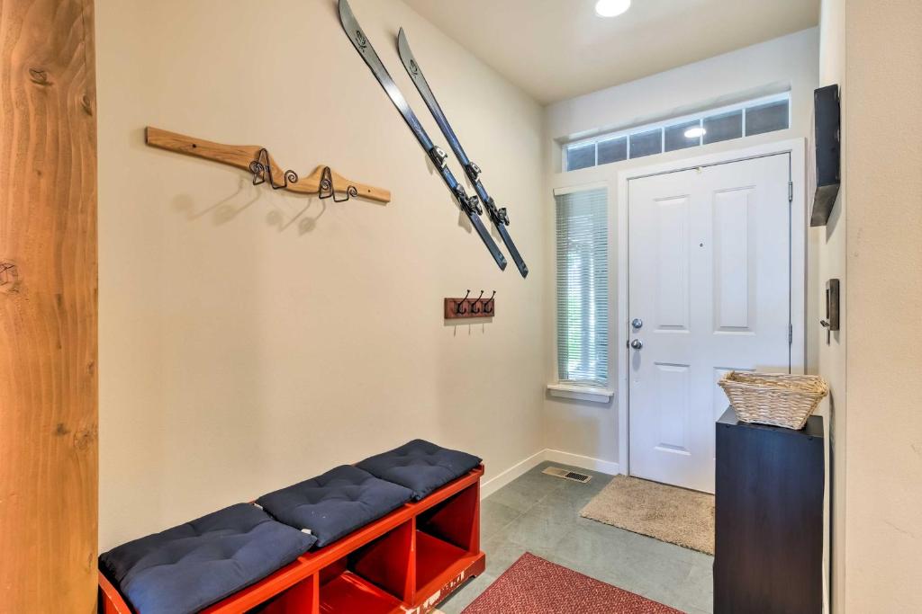 Kouls Retreat Condo 2 Mi to Lake Wenatchee photo