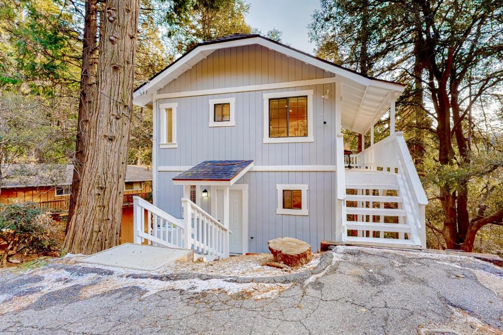 Lake Gregory Garden Cabin in Crestline (CA) reviews, prices