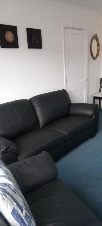 Ideal Central Edinburgh location with free on-site private parking photo