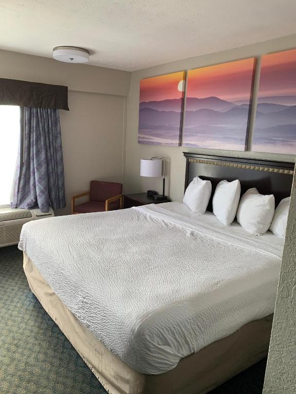 Days Inn by Wyndham Louisville Airport Fair and Expo Center photo