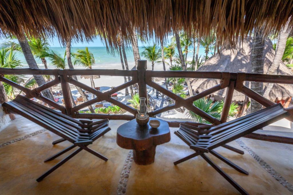 Beachfront Hotel La Palapa - Adults Only photo