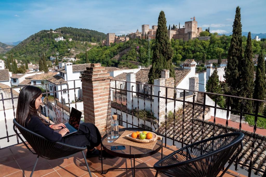 FERALA SUITES ALBAYZiN photo