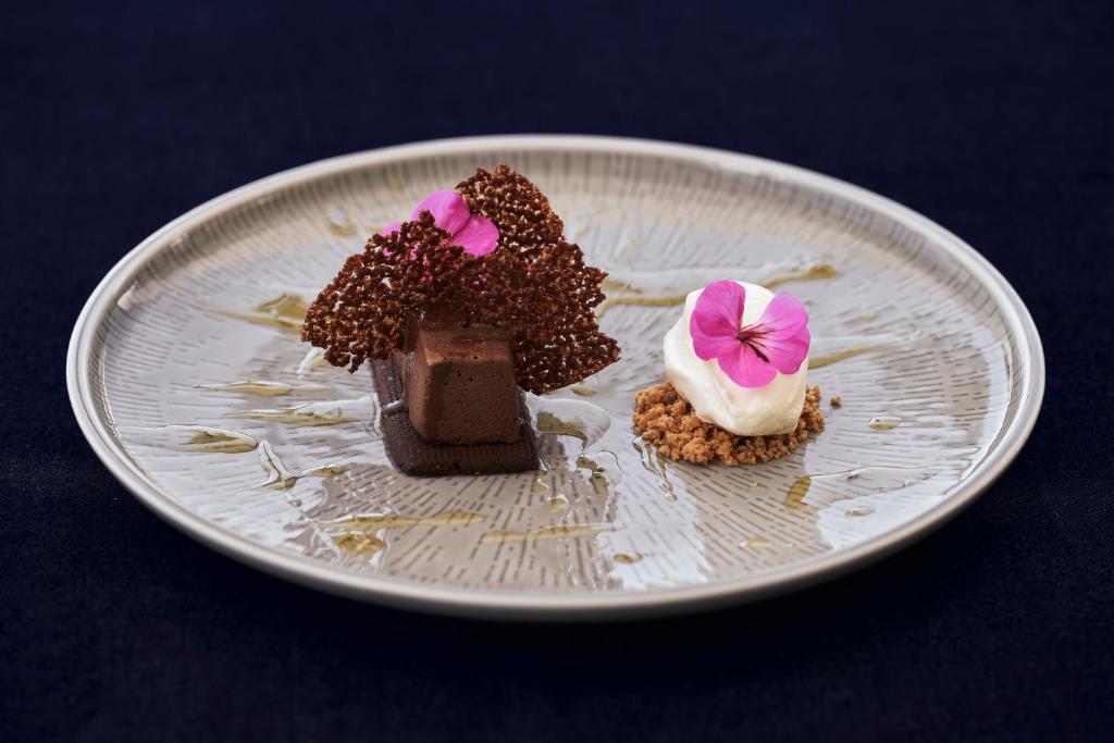 อาหารและเครื่องดื่ม