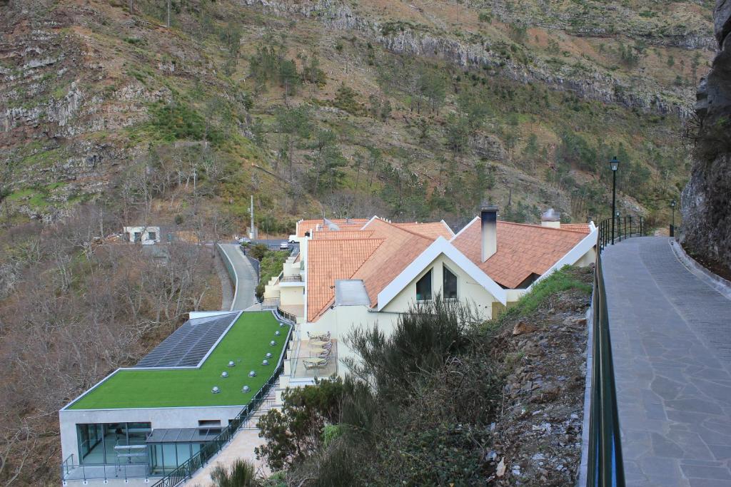 Eira do Serrado - Hotel & Spa — Hotel building in Curral das Freiras, Madeira