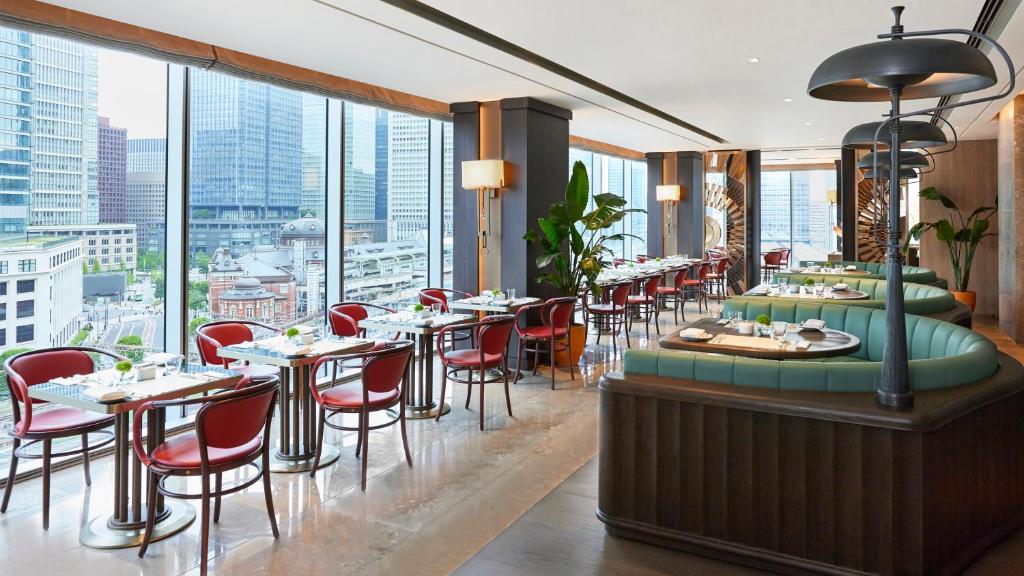 東京丸之内四季飯店 (Four Seasons Hotel Tokyo at Marunouchi)