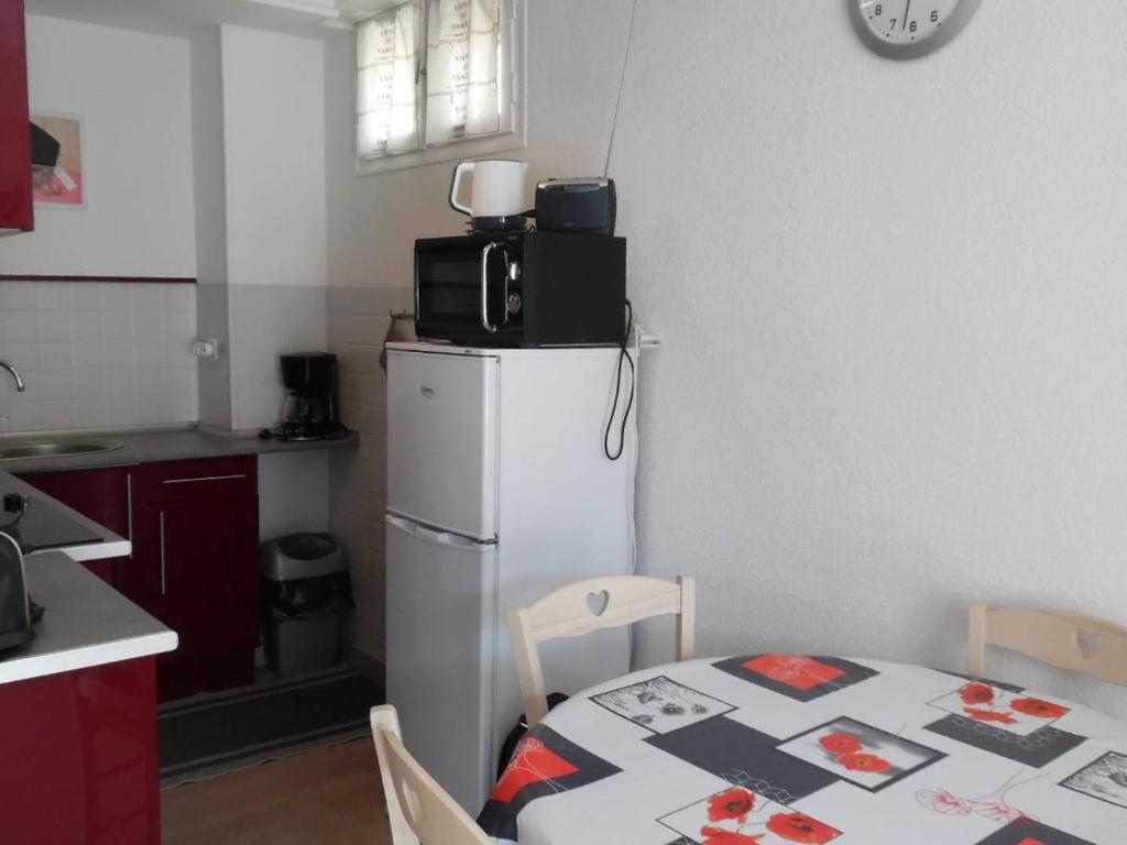 Studio ensoleillé avec balcon, parking et WIFI - proche du centre d'Amélie-les-Bains-Palalda - 3