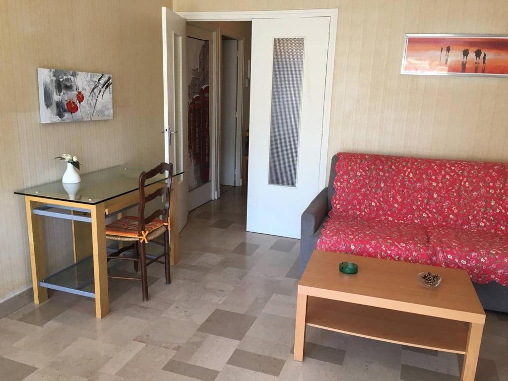 Appartement F2 avec Terrasse, Parking et WiFi, Animaux Acceptés, proche Amélie-les-Bains. - 3