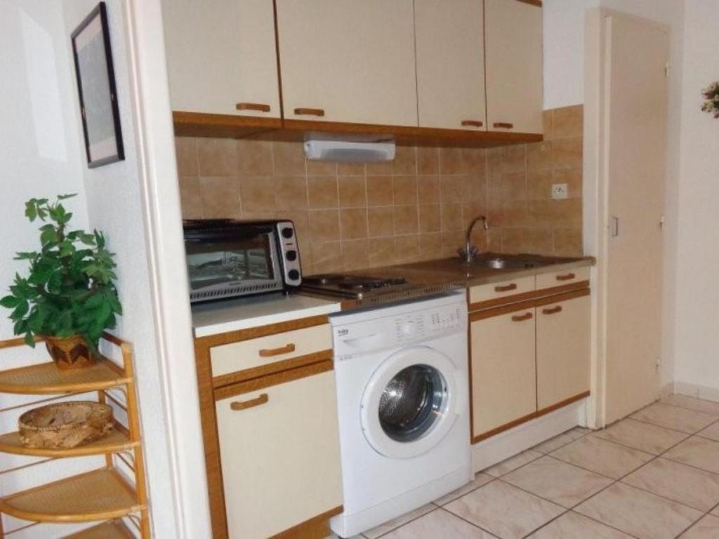 Appartement F2 confortable avec balcon près des Thermes d'Amélie-les-Bains - 4
