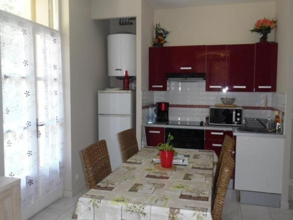 Charmant F2 avec balcon et parking, proche cure et centre-ville – Amélie-les-Bains - 3