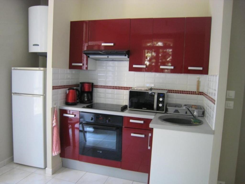 Charmant F2 avec balcon et parking, proche cure et centre-ville – Amélie-les-Bains - 4