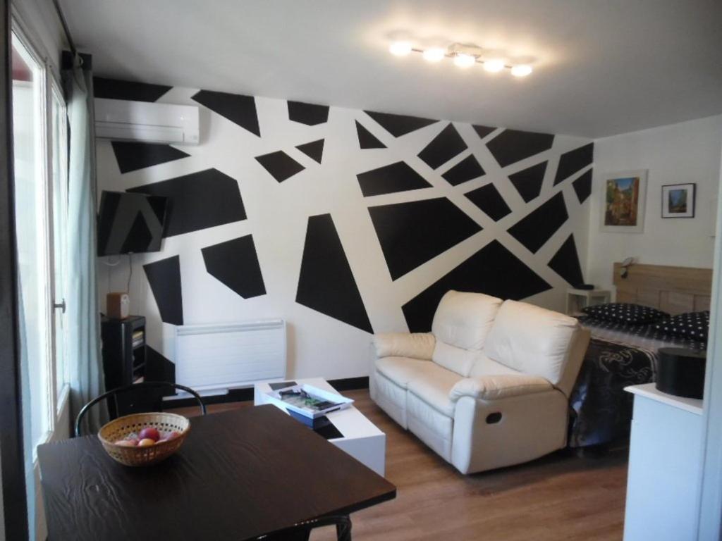 Studio confort avec balcon, clim, parking privé, à 50m des Thermes et 100m du centre, à Amélie-les-Bains - 2