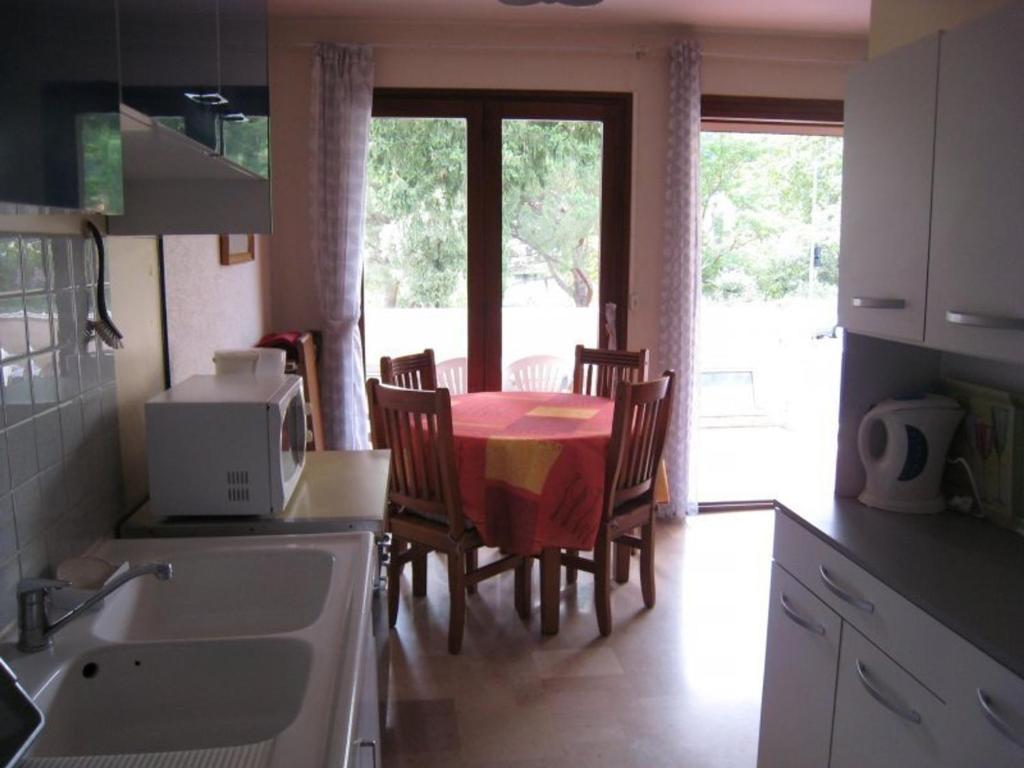 Appartement F3 avec terrasse, parking, Wi-Fi - Idéal cures - Centre-ville Amélie-les-Bains - 3