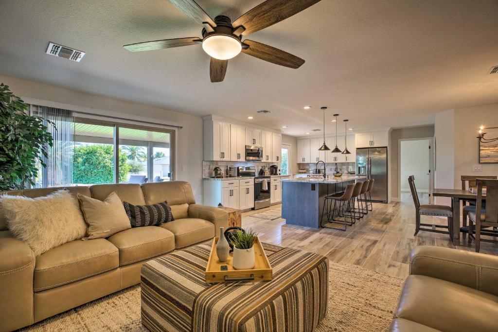 Putting Green, Community Perks Sun City West Home, Sun City West