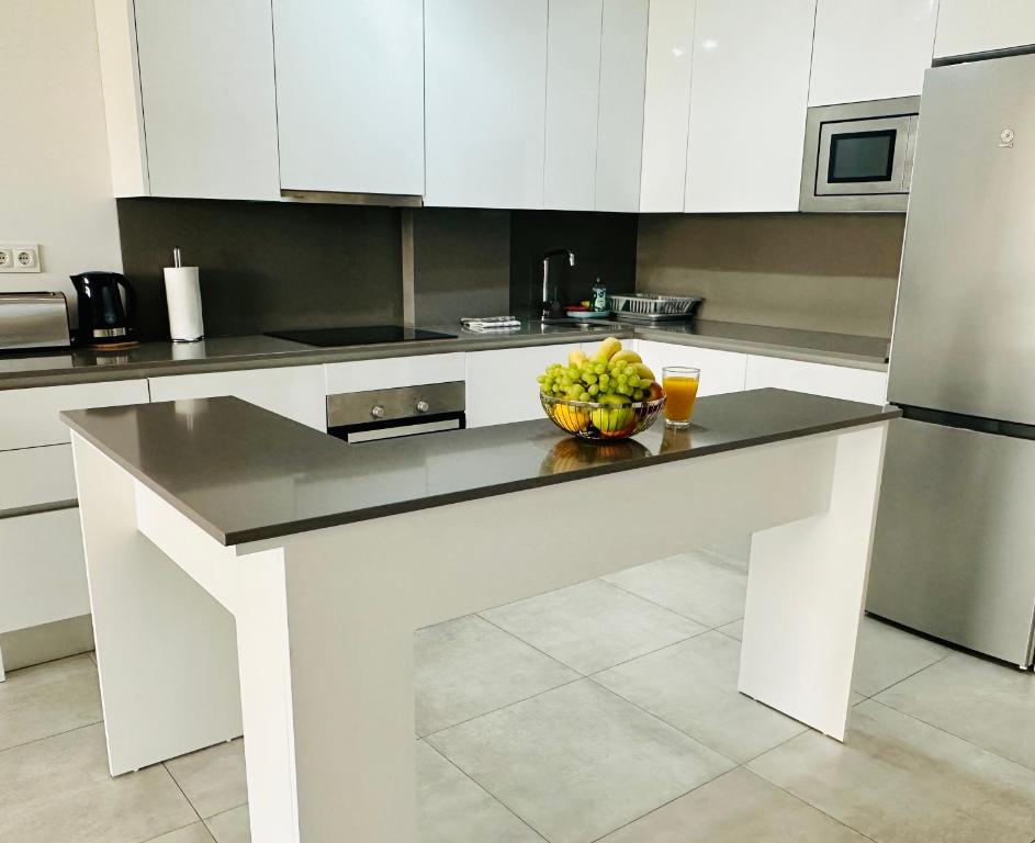 2-bedroom-apartment with a terrace, pool, gym - 4