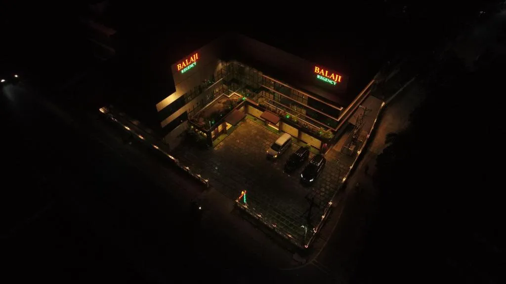 Balaji Regency Kanhangad，位于Kānnangād的酒店