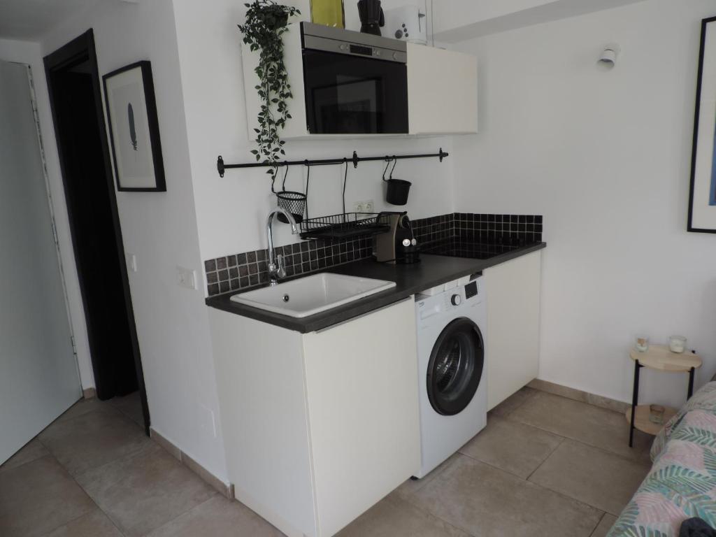 Begonia City Center Apartment 230 BY NAMASTE ELITE - 3