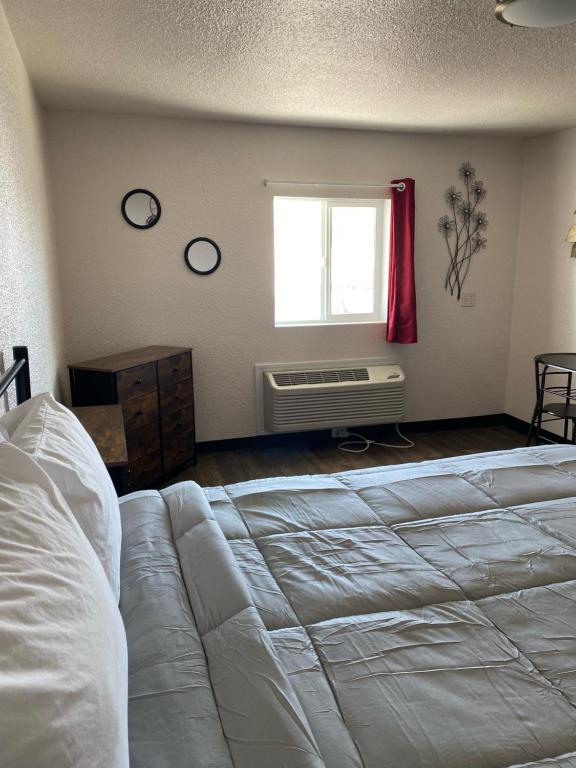 Baker City Motel & RV photo