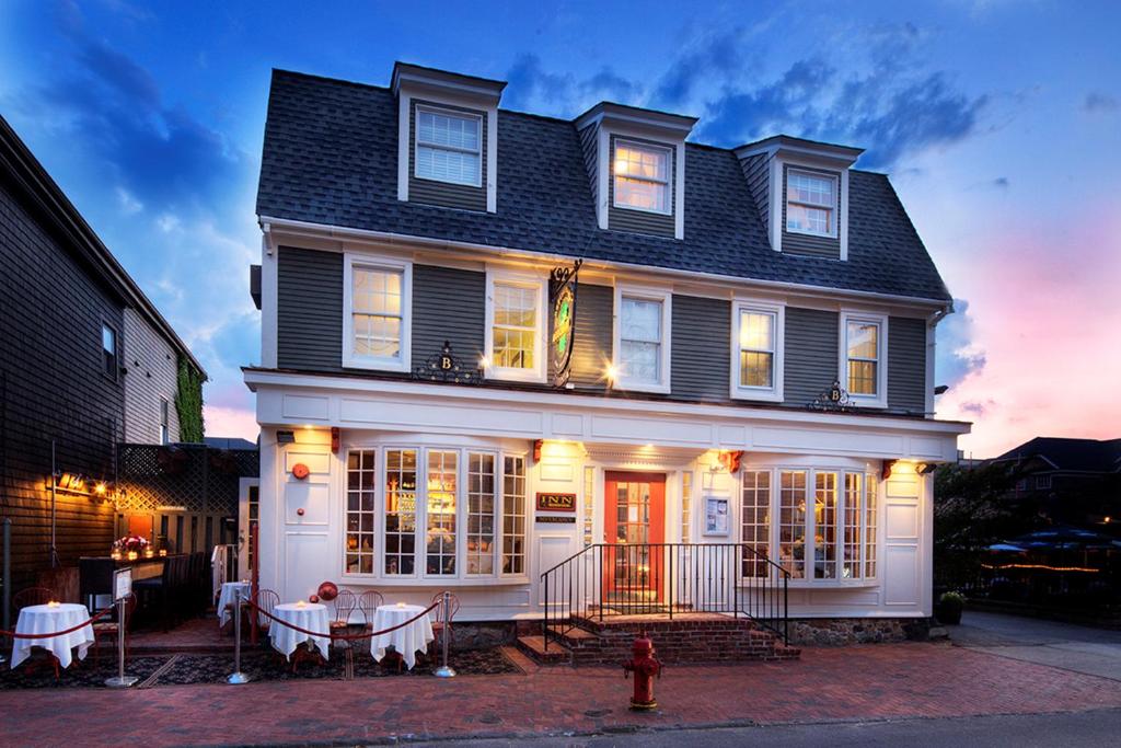 Bouchard Restaurant &amp; Inn — Hotel in Newport (RI)