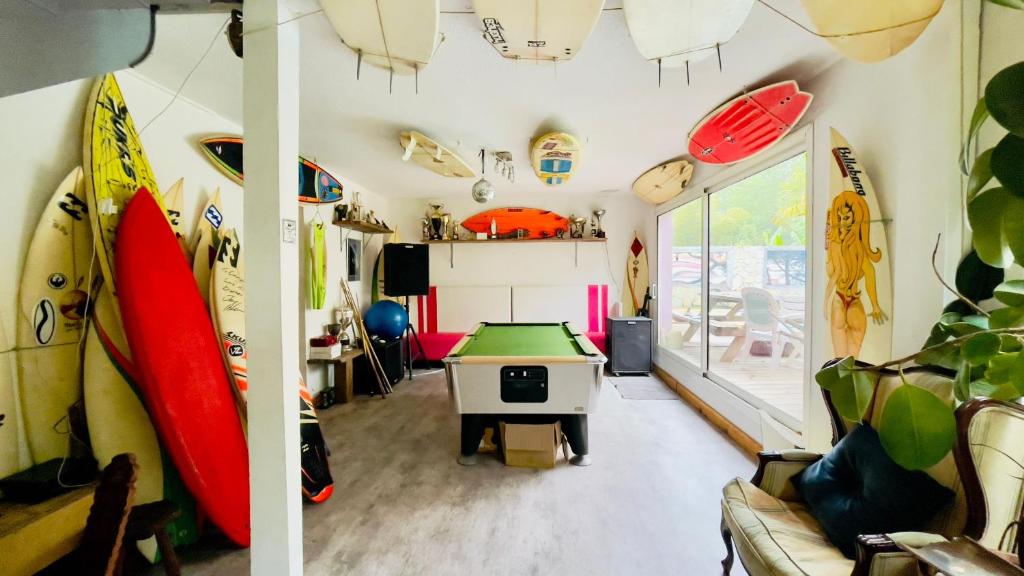 Carwyns Surf House - 2