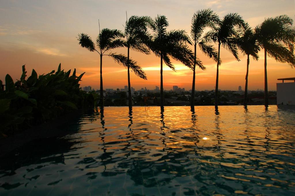 สระว่ายน้ำ