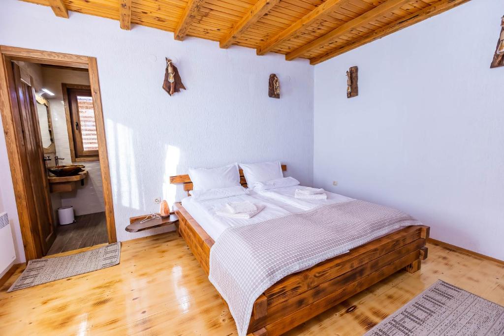 Комплекс Конна база Асгард, Golem Tsalim