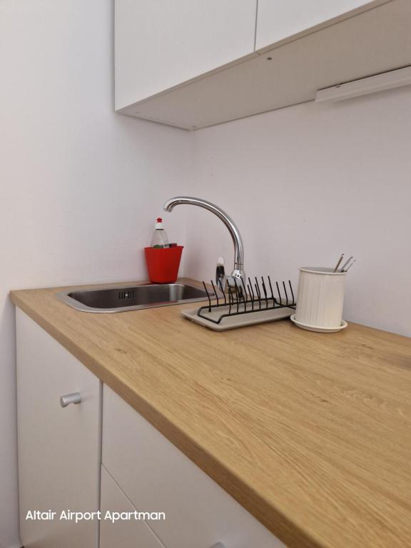 Altair Airport Apartman photo