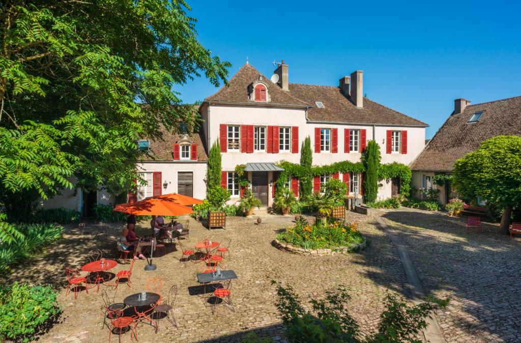 Maison le Village - Maison d’Hotes — Hotel in Montagny-les-Beaune