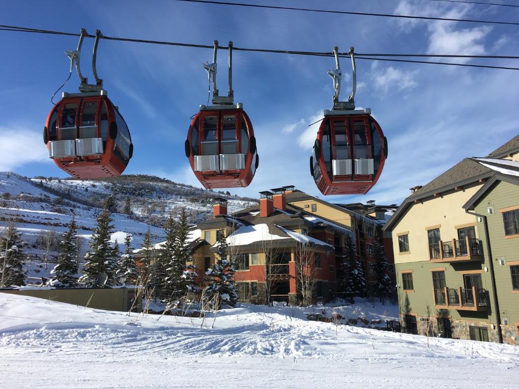 2BR Ski-in-Out Condo With Pool MC6B, Park City