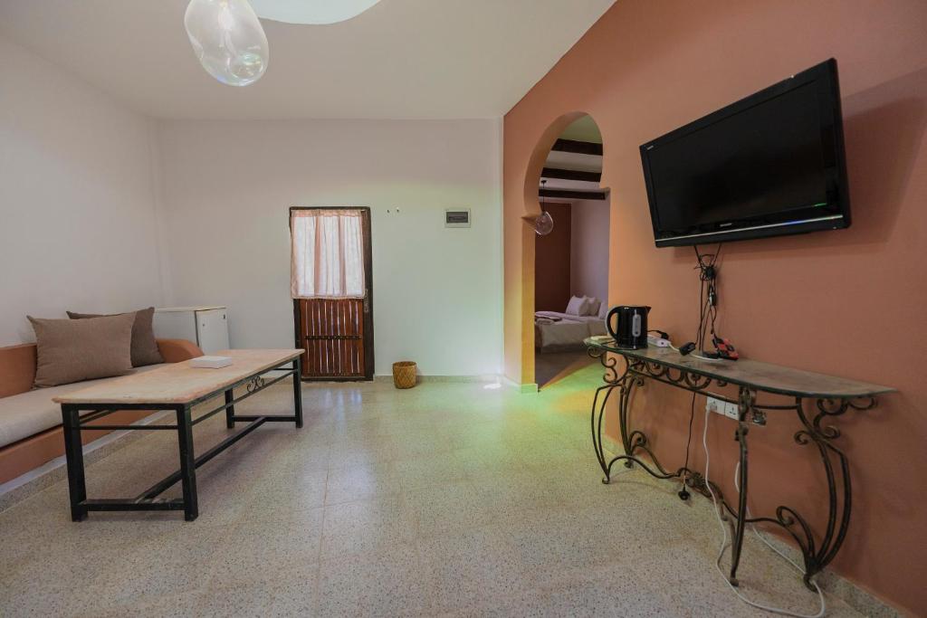 Shared lounge/TV area