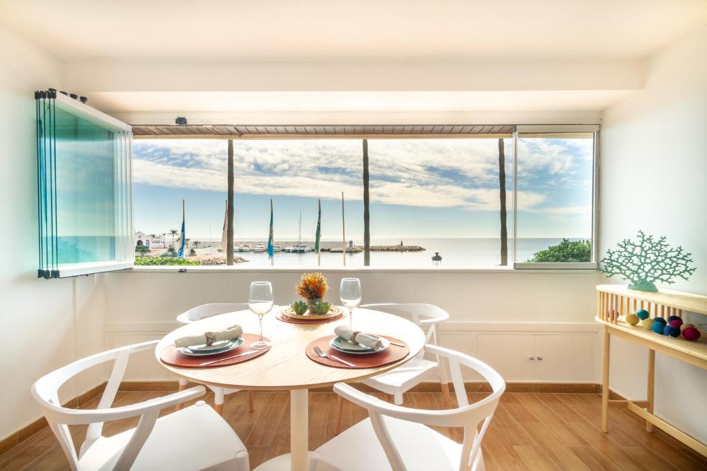 MARBELLA BANUS SUITES - Marbella Beach Front Suite Apartment - 3