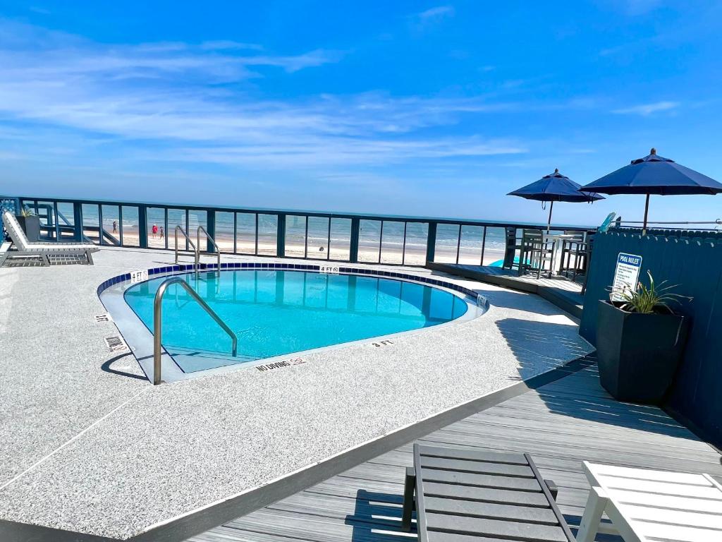 Beachfront Bliss - Suite at Symphony Beach Club photo